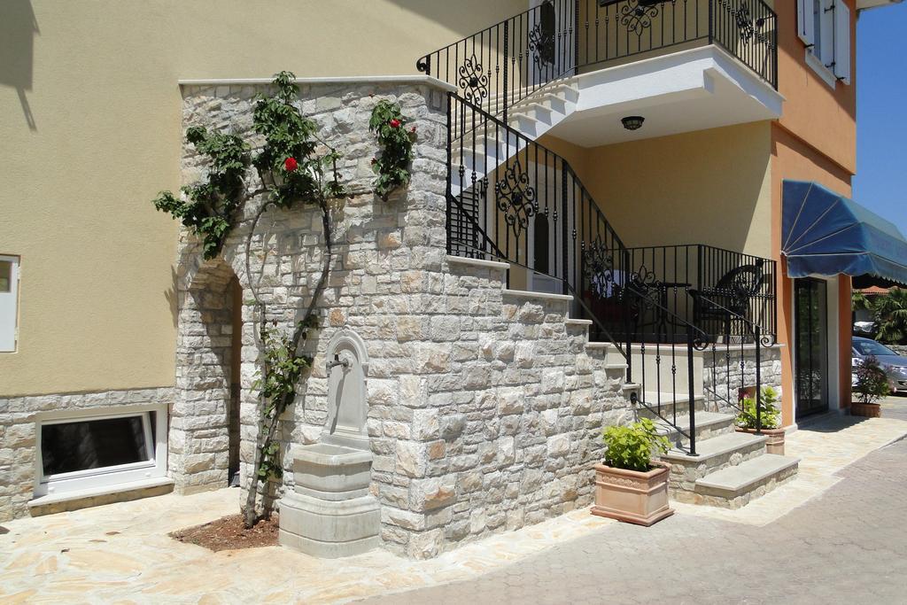 Apartments Villa Ela Umag Bagian luar foto
