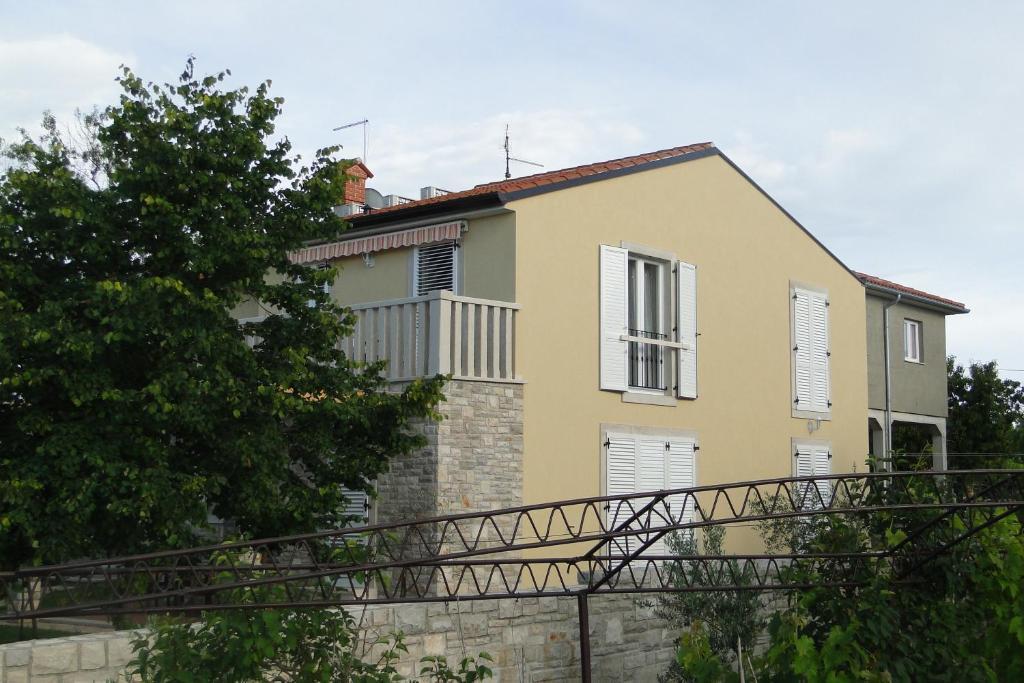 Apartments Villa Ela Umag Bagian luar foto